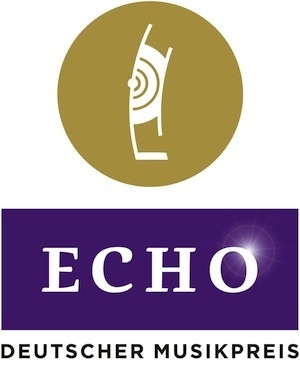 Das Logo des Musik-Preises ECHO: Die Statue in einem ockerfarbenen Kreis, darunter der Schriftzug ECHO