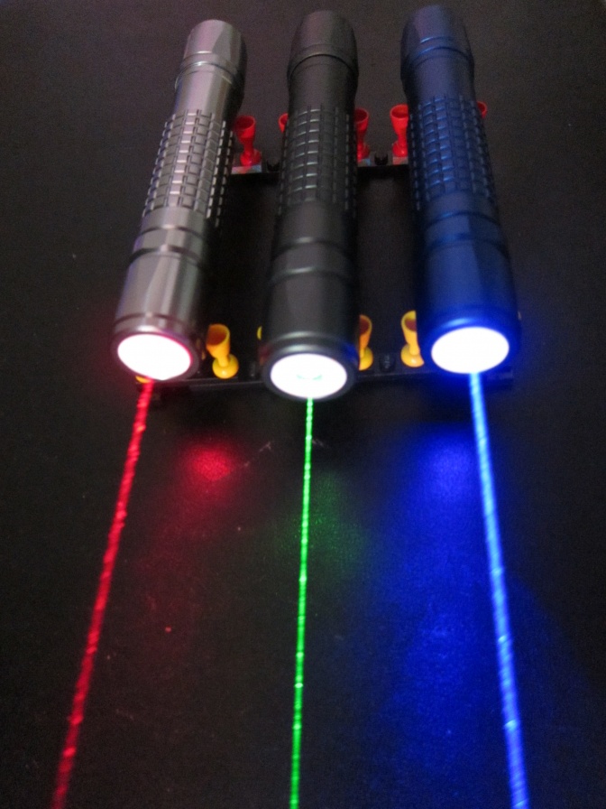 3 Laserpointer mit verschiedenfarbigem Lichtstrahl