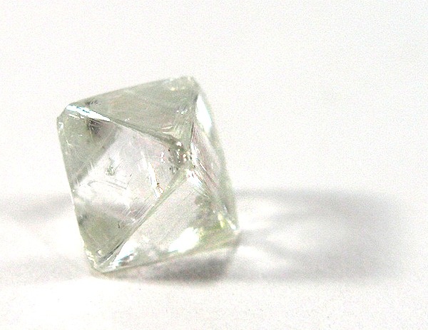Ein achteckig geschliffener Diamant