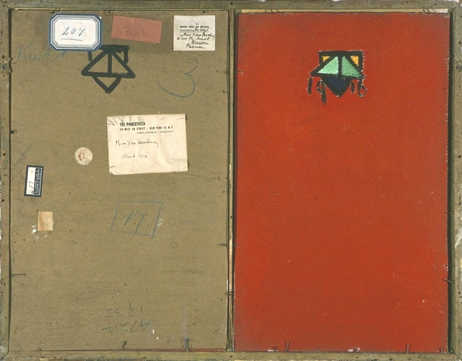Die Rückseite eines Doppelrahmens mit mehreren Markierungen vorheriger Besitzer*innen