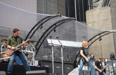 Die Band Nickelback auf der Bühne